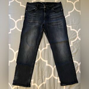 Black Calvin Klein Jeans Size 36/30 pre-owned. No stains or tears.